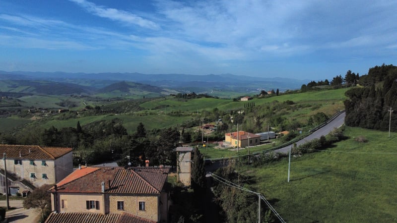 House in Volterra - view 1