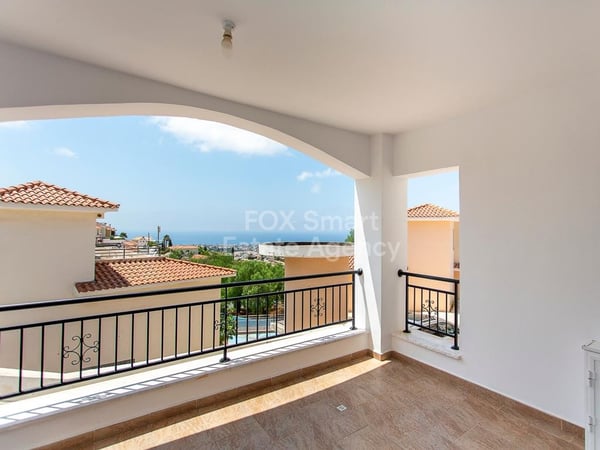 Apartment in Pegeia - view 1