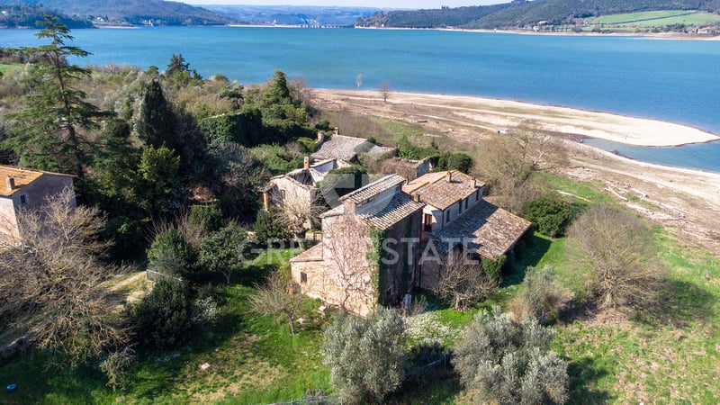 House in Baschi - view 1