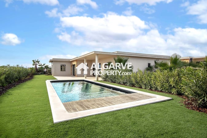 Villa in Faro - view 1