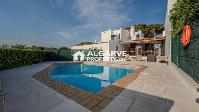 Villa in Vilamoura - view 1
