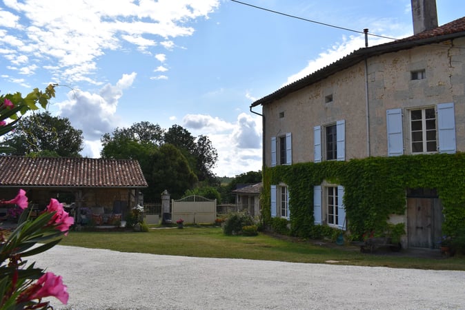 House in Aubeterre-sur-Dronne - view 1