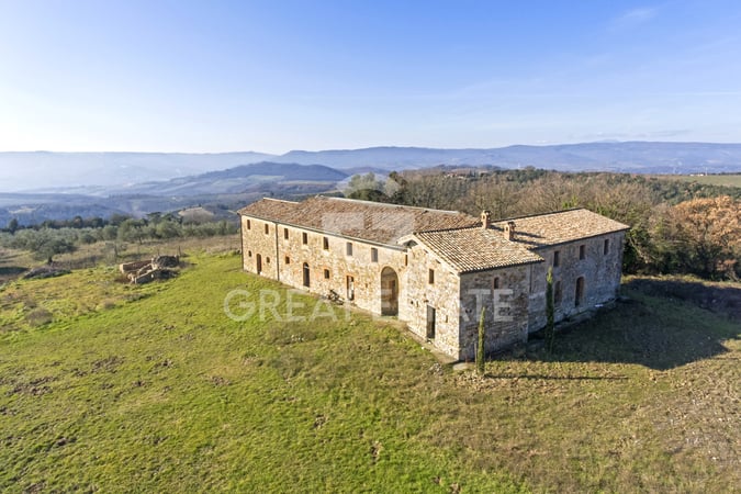 House in Ficulle - view 1