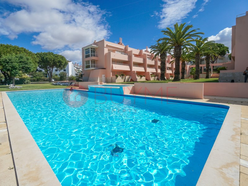 Apartment in Quarteira - Image 2