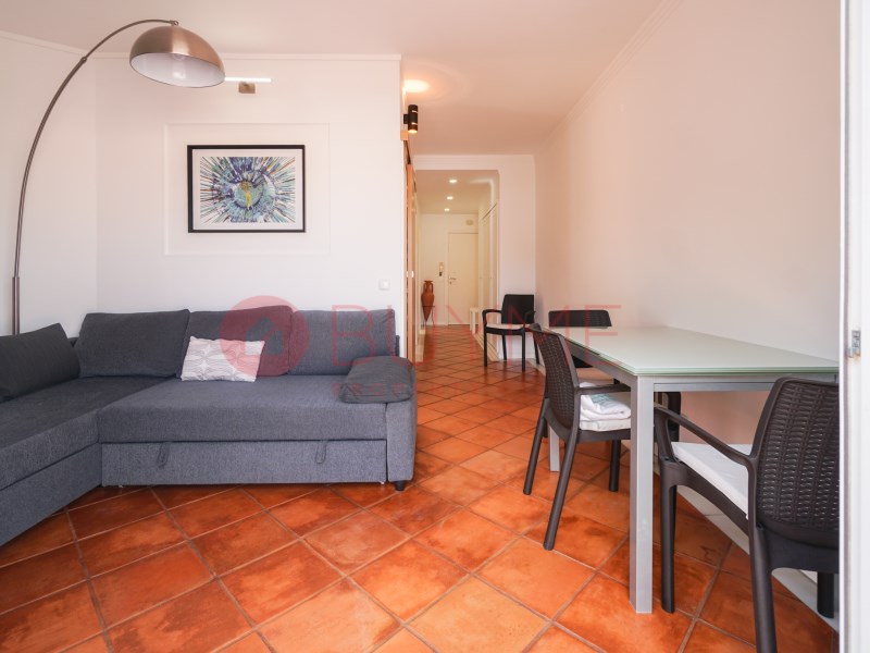 Apartment in Quarteira - Image 3