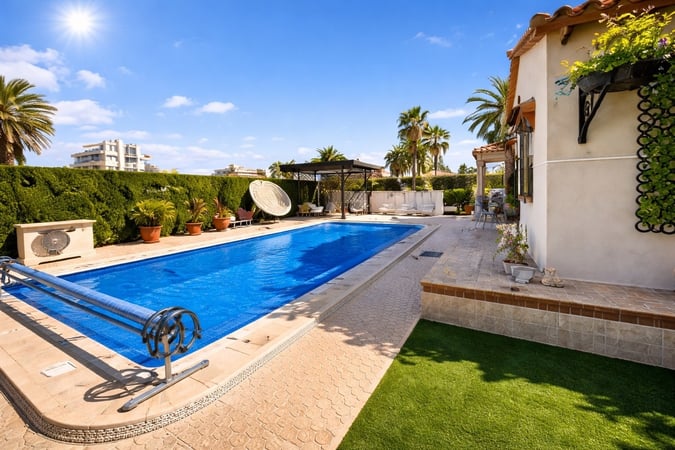 Villa in Cabo Roig - view 1