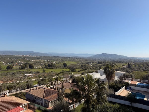 Villa in Coin - view 1