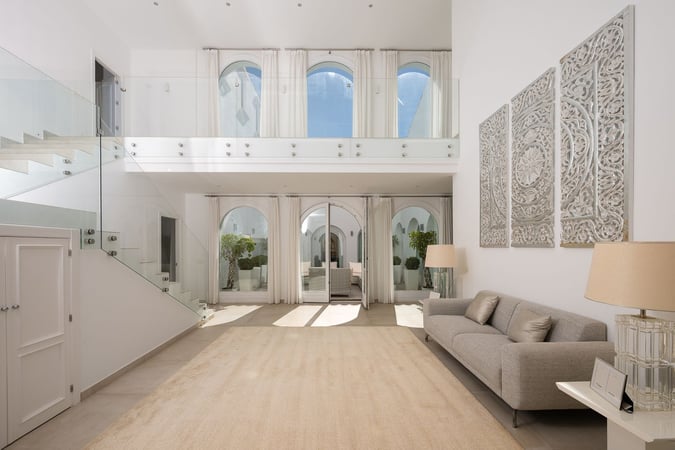 Villa in Artola - view 1