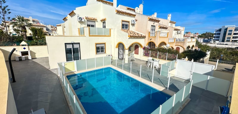 House in La Zenia - view 1