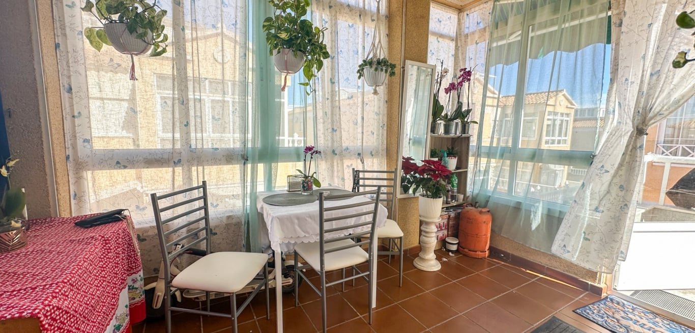 Apartment in Torrevieja - Image 2