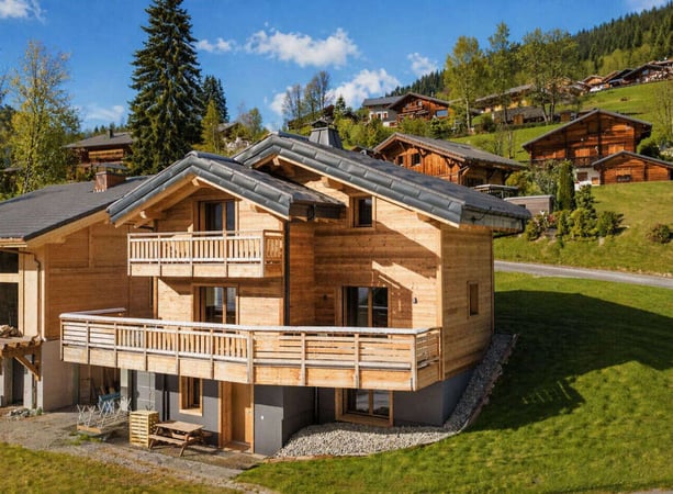 Chalet in La Cote-d'Arbroz - view 1