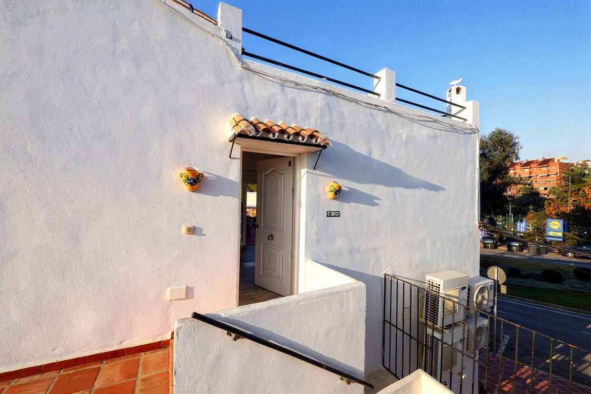 Apartment in Benalmadena - Image 2