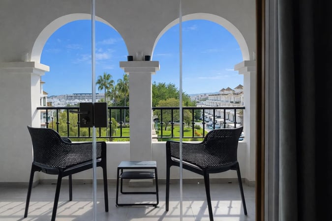 Apartment in La Duquesa - view 1