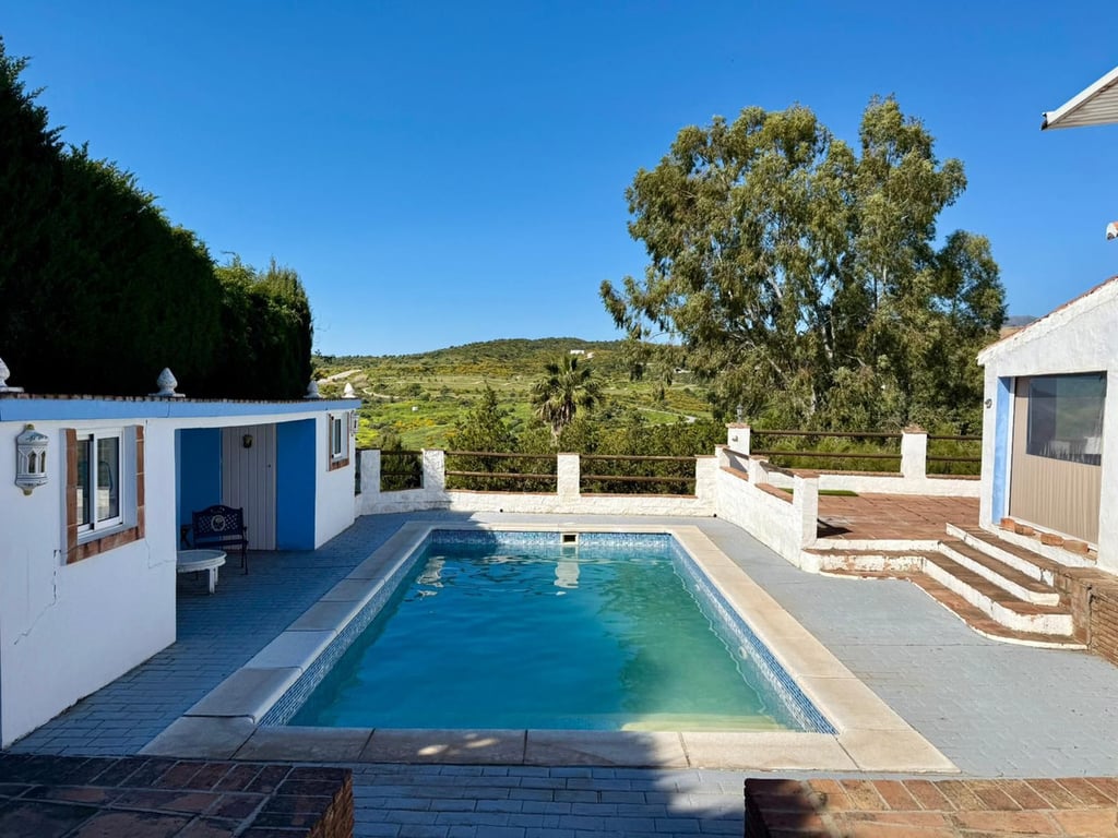 Villa in Estepona - Image 3