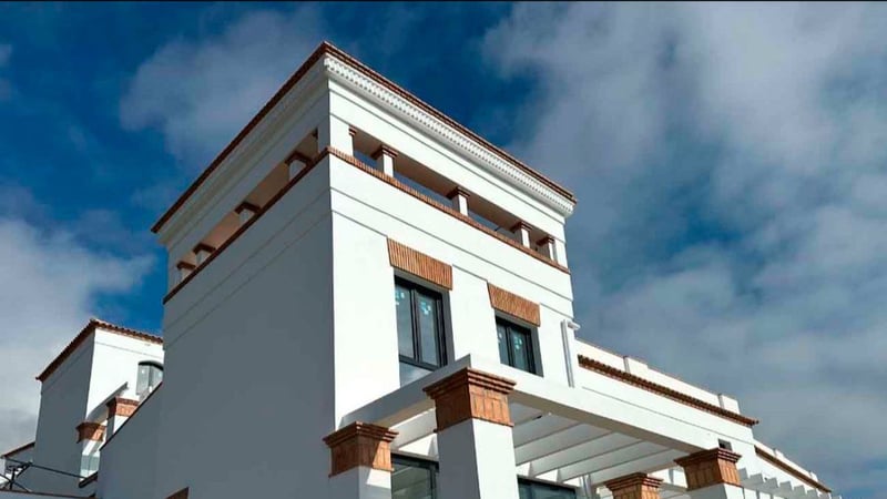 Villa in Huit - view 1