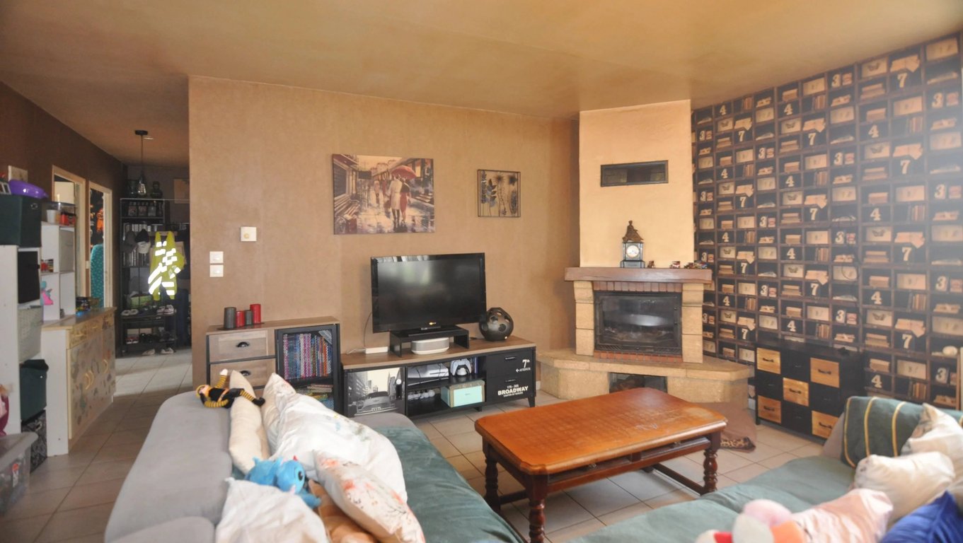 House in Pillac - Image 3