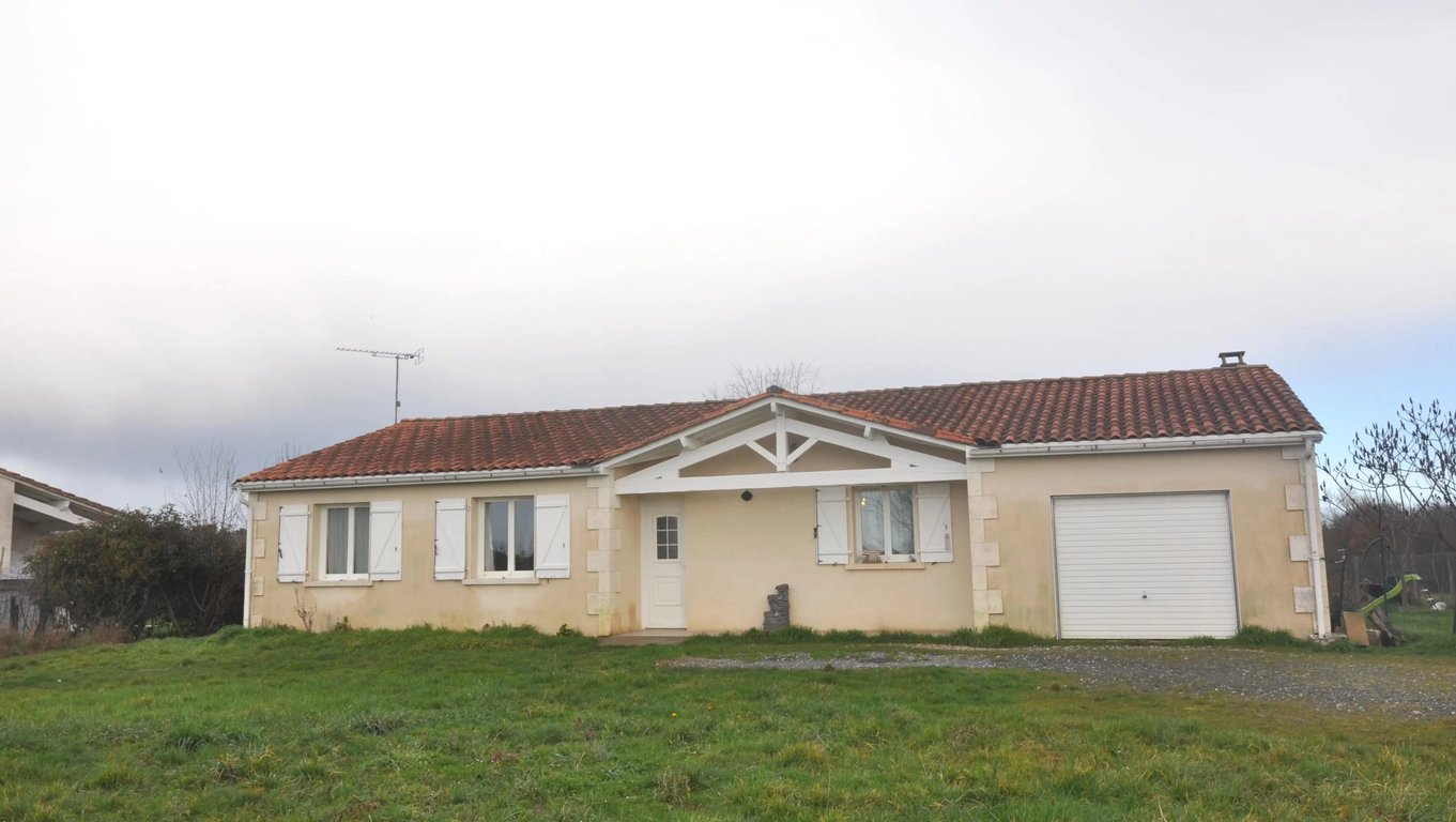 House in Pillac - Image 2