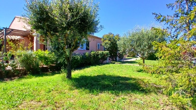 House in Puissalicon - view 1