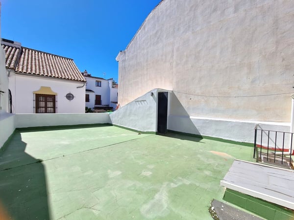 House in Estepona - view 1