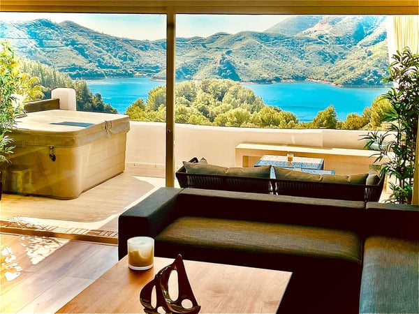 House in Istan - view 1