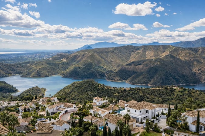 Apartment in Istan - view 1