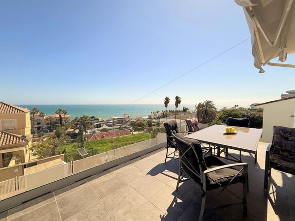 Villa in Estepona - view 1