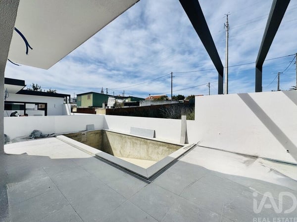 House in Fernao Ferro - view 1