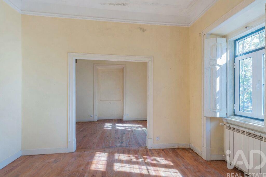 House in Oeiras - Image 3