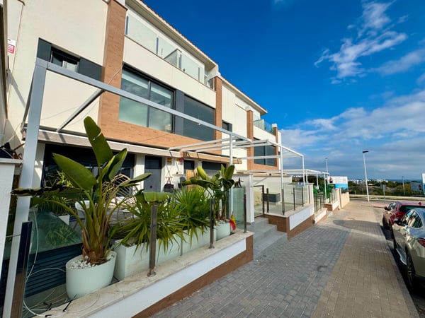 Villa in Guardamar del Segura - view 1