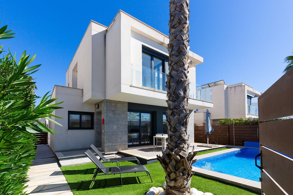 Villa in Jacarilla - Image 3