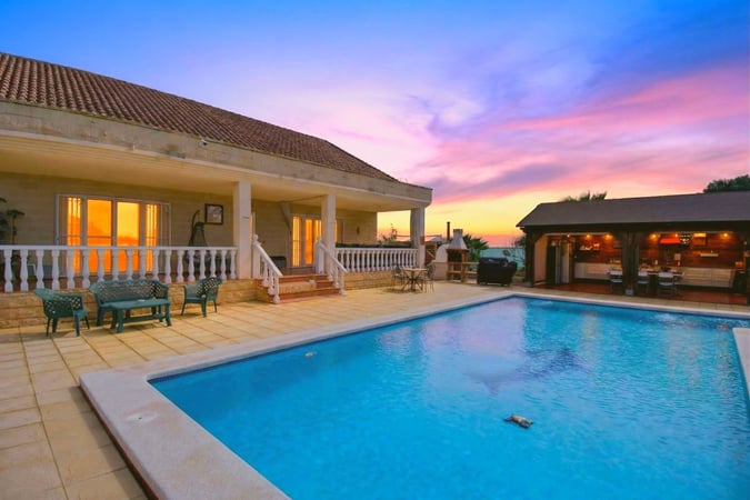 Villa in El Realengo - view 1