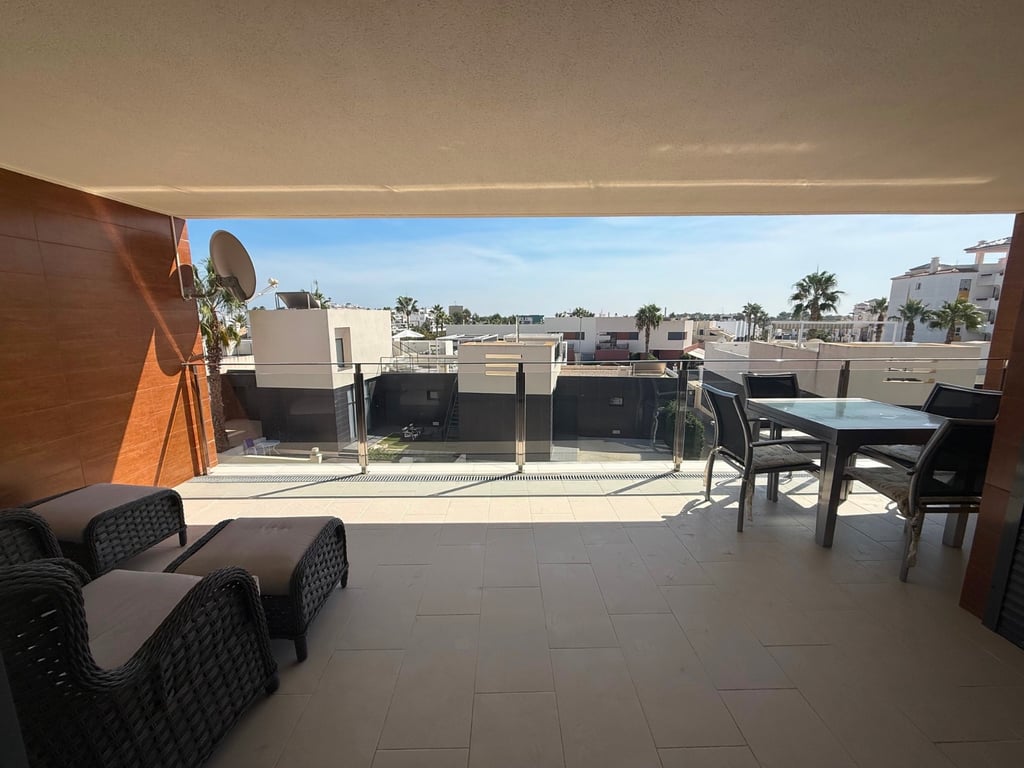 House in Villamartin - Image 3