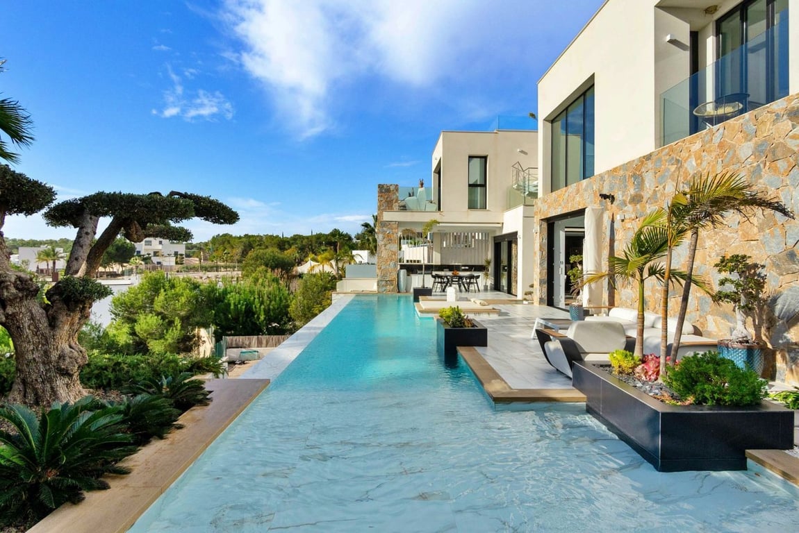 Villa in Molins - Image 3