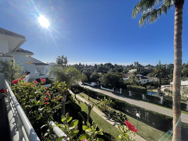 Apartment in Guadalmina - view 1