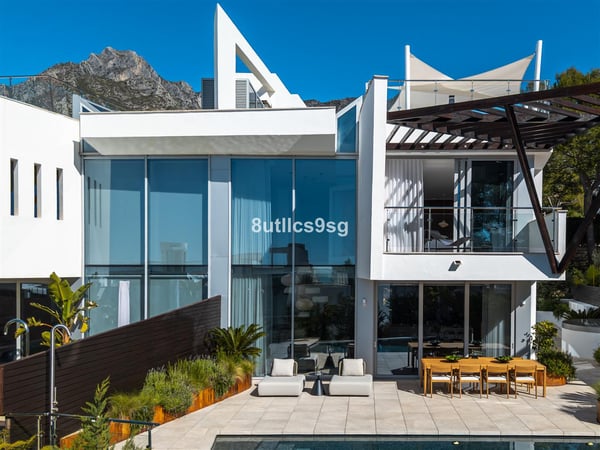 Villa in Marbella - view 1