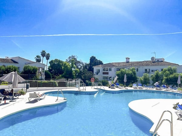 Apartment in Estepona - view 1