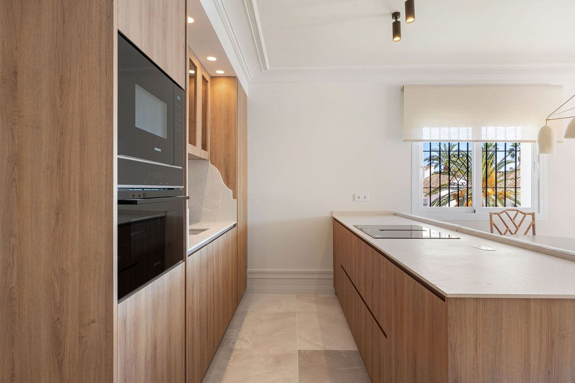 Apartment in Nueva Andalucia - Image 3