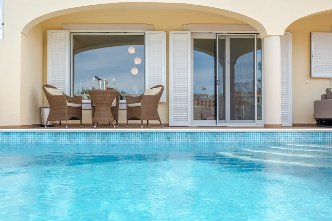 House in Guia - Image 2