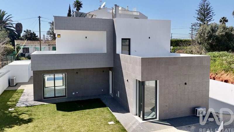 House in Portelas - view 1