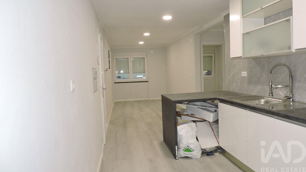 Apartment in Benfica - Image 2