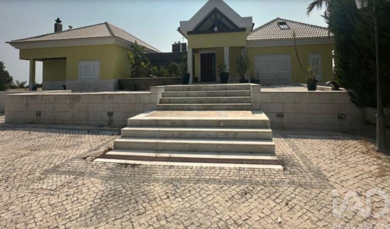 House in Queluz - view 1