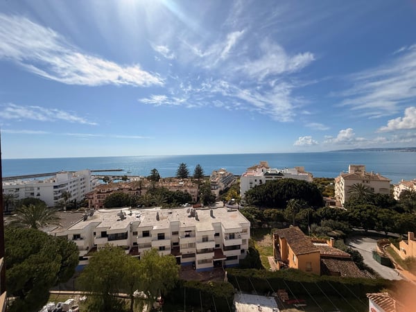Apartment in Estepona - view 1
