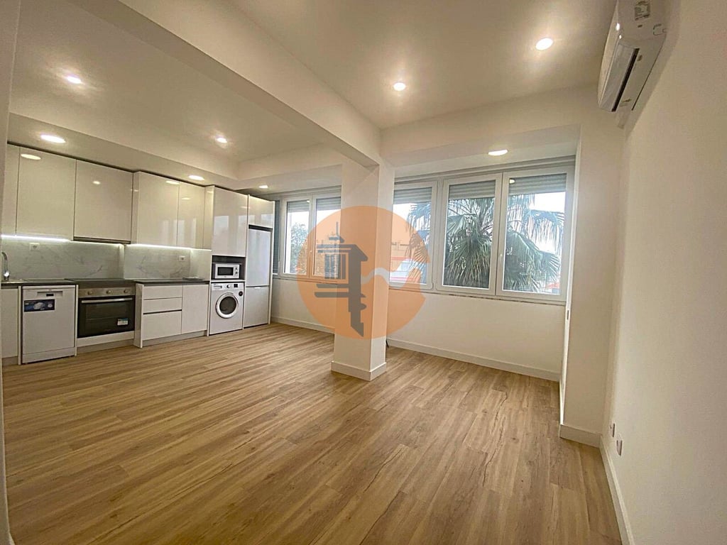 Apartment in Faro - Image 2