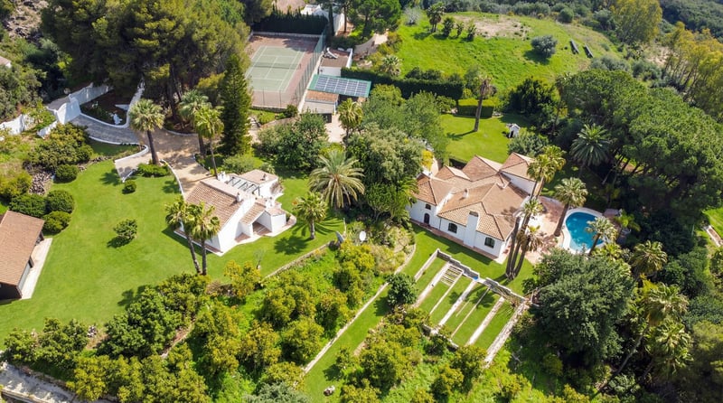 Villa in Alhaurin el Grande - view 1