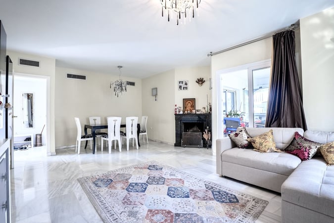 Apartment in Nueva Andalucia - view 1