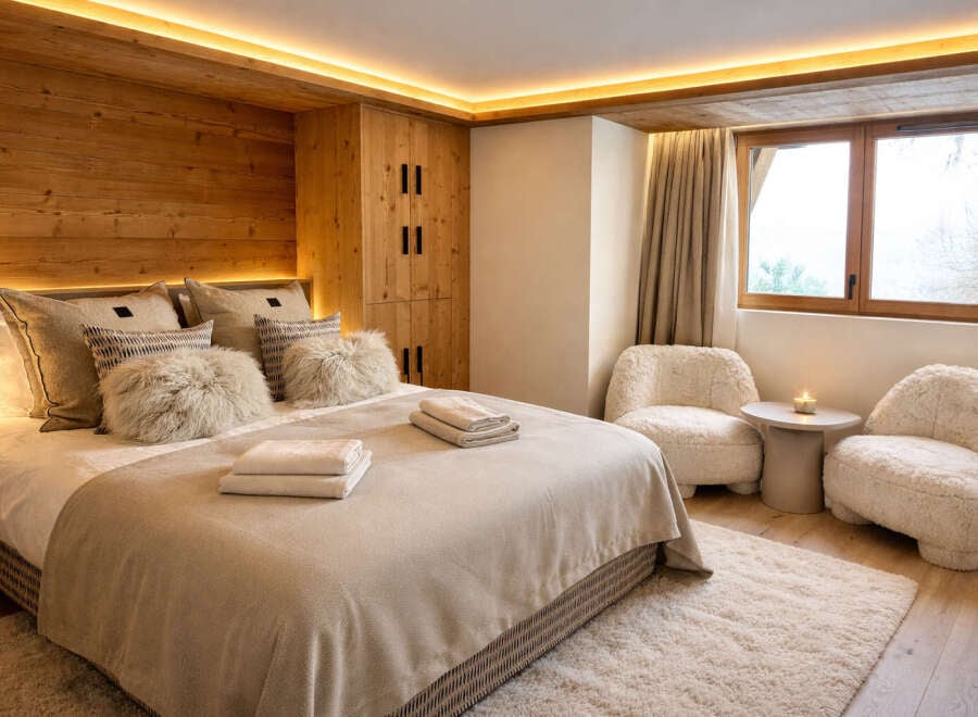 Apartment in Val-d'Isere - Image 2