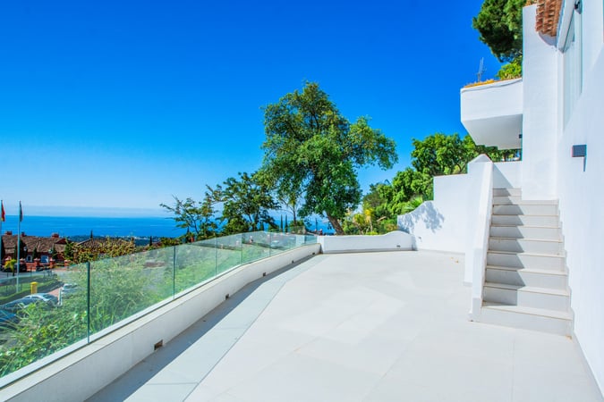 House in La Mairena - view 1