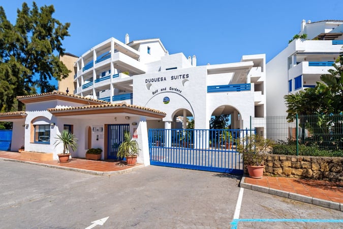 Apartment in La Duquesa - view 1