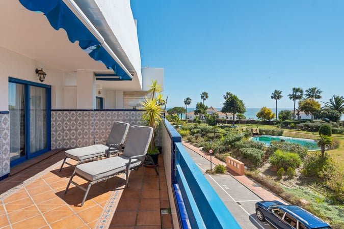 Apartment in La Duquesa - view 1