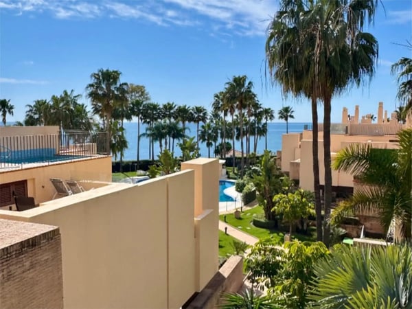 Apartment in Estepona - view 1